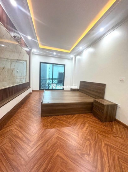 Bán nhà -Định Công Thượng- 37m2 – 6 tầng thang máy – ô tô – kinh doanh – ngõ thông- chào 11.5 tỷ.