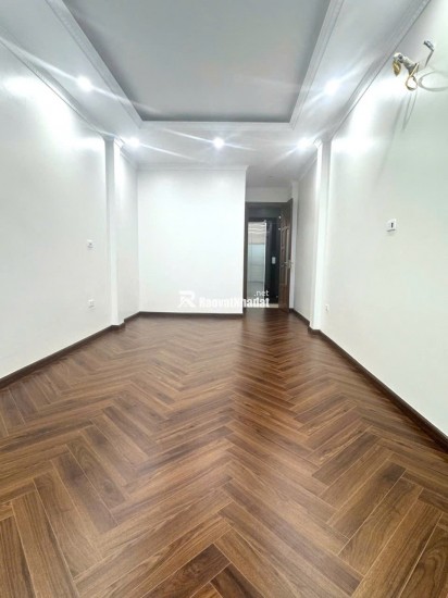 Bán nhà -Định Công Thượng- 37m2 – 6 tầng thang máy – ô tô – kinh doanh – ngõ thông- chào 11.5 tỷ.