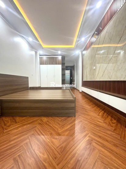 Bán nhà -Định Công Thượng- 37m2 – 6 tầng thang máy – ô tô – kinh doanh – ngõ thông- chào 11.5 tỷ.