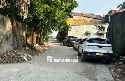 Bán nhà ngõ 465 Ngọc Thuỵ 40m x 3T oto tránh, oto vào nhà chỉ nhỉnh 6 tỷ. LH 0936123469