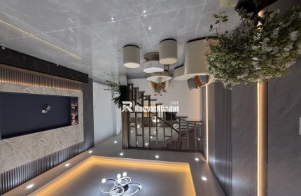  Đại La – 45m – 5 Tầng – Mặt Tiền 5m – Giá: 10.8 Tỷ