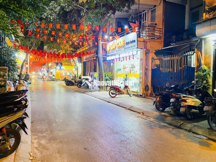 BÁN NHÀ TẠI PHỐ NGỌC LÂM - PHỐ VIP - MẶT NGÕ Ô TÔ TRÁNH - KINH DOANH ĐỈNH - VỈA HÈ RỘNG 2 BÊN - XUNG QUANH TIỆN ÍCH BẠT NGÀN