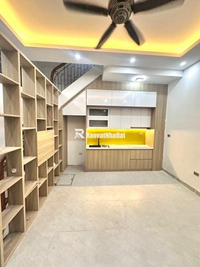 BÁN NHÀ HOÀNG HOA THÁM - HƠN 6 TỶ - MT 5M