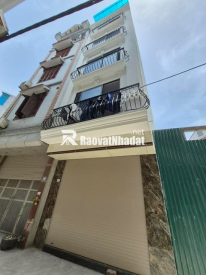 Nhà mặt phố ô tô tránh, mới xây xong, kinh doanh sầm uất, tiềm năng tăng giá tốt.