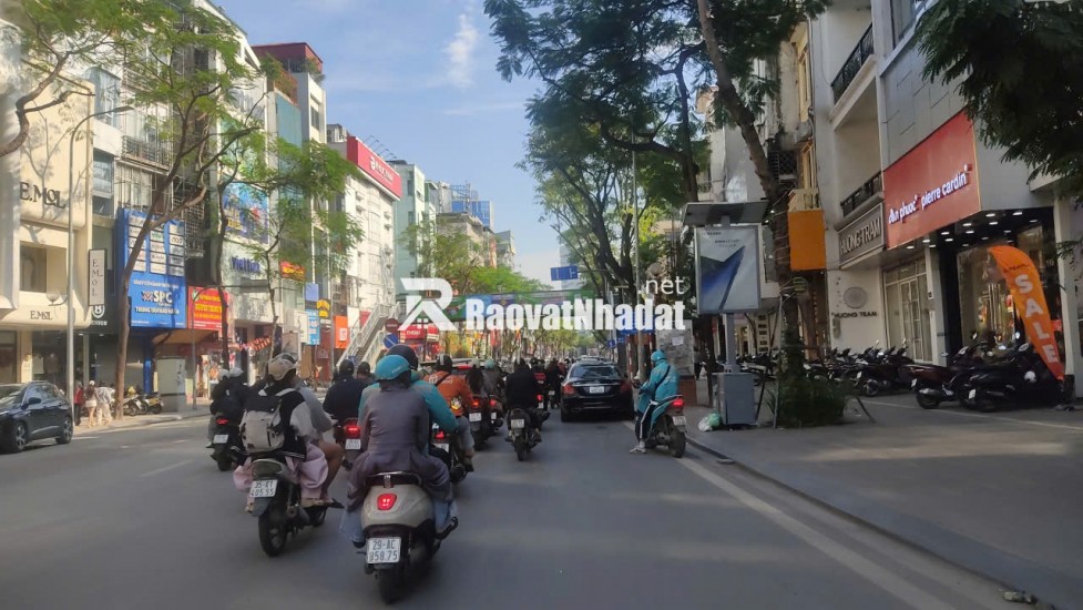 CHÍNH CHỦ BÁN GẤP NHÀ NGÕ 161 THÁI HÀ, MẶT TIỀN RỘNG 5,6M, 5 TẦNG + 1 TUM, OTO VÀO NHÀ