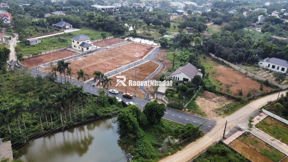 Chính chủ cần bán nhanh lô góc hoa hậu tại Hòa Lạc, dt 100m2, full thổ cư, gần QL21, khu CNC, ĐHQG