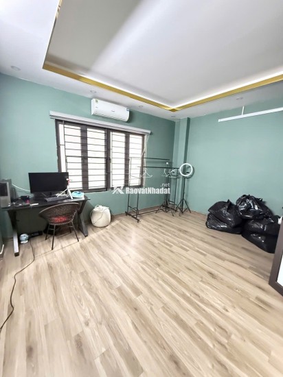 Bán nhà Lĩnh Nam – Hoàng Mai – Hà Nội – 32m2 – Mặt tiền 5m – 5 tầng – 3 ngủ - chào 6,8 tỷ.