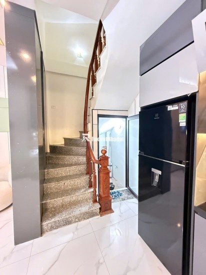 Bán nhà Lĩnh Nam – Hoàng Mai – Hà Nội – 32m2 – Mặt tiền 5m – 5 tầng – 3 ngủ - chào 6,8 tỷ.