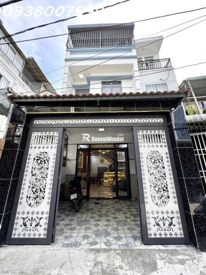 NHÀ BÁN GẤP GIẢM 400 TRIỆU. SÁT VÁCH QUẬN 7  - NHÀ MỚI Ở NGAY (4x15m) VUÔNG VỨC, TẶNG FULL NỘI THẤT - SỔ HỒNG HOÀN CÔNG, CÔNG CHỨNG NGAY - 5.5 TỶ