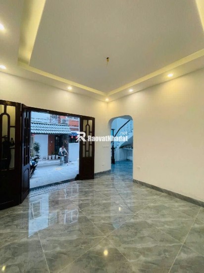 BIỆT THỰ THU NHỎ - MẶT TIỀN QUYỀN LỰC - GẦN PHỐ - HƯỞNG TRỌN TIỆN ÍCH TÂY HỒ - GIÁ TRỊ TĂNG NHANH NHỜ HIỆU ỨNG ĐẠI LỘ CẢNH QUAN VEN SÔNG HỒNG