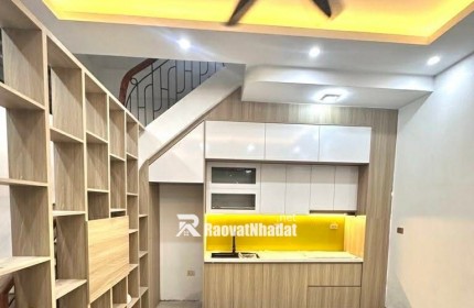 BÁN NHÀ HOÀNG HOA THÁM - HƠN 6 TỶ - MT 5M