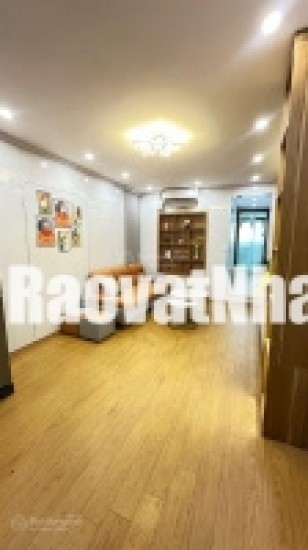 Bán nhà tập thể Quỳnh Mai, sổ đỏ diện tích 65m 2 ngủ chỉ 2,3 tỷ.