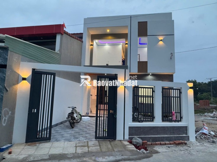 Cần tiền bán gấp mặt tiền đường nhựa 1 lầu 1 trệt mới xây chưa ở TT Long Điền, BRVT