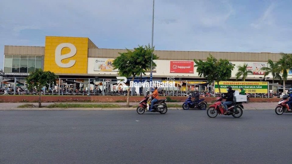 Bán nhà tặng NT vào ở ngay HXH Phan Huy Ích ngang 4m 56m2 gần Emart chỉ 5.8 tỷ.