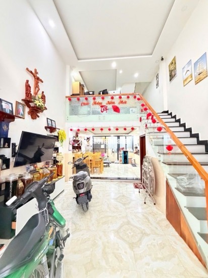 SIÊU PHẨM THẠNH LỘC QUẬN 12 - KDC TRUNG NHÂN - ĐƯỜNG TRƯỚC NHÀ 8M - XE HƠI NGỦ NGON TRONG NHÀ - 51 M2 - 4 TẦNG BTCT - CHỈ 5.X TỶ.