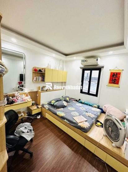 NHÀ ĐẸP Ở NGAY-30M RA MẶT PHỐ-NGÕ THÔNG-2 THOÁNG TRƯỚC SAU.