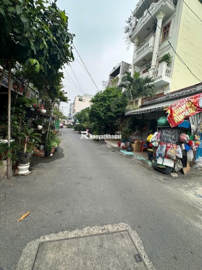 Bán nhà ngõ Phan Văn Trị, Bình Thạnh: 101m2, 2PN, 50m ra Phạm Văn Đông sổ hồng, 11.5 tỷ – Cơ hội vàng an cư, đầu tư,vị trí trung tâm, giá tốt!