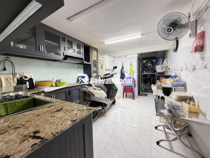 Mặt tiền kinh doanh Quận 10 - Nguyễn Chí Thanh - 51m2 - 5 tầng - 30 tỷ