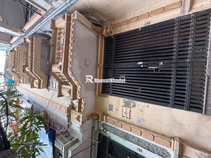 Bán nhà đẹp  Võ Chí Công 30,4m2- 5 tầng - 2 mặt thoáng- giá 8,9 tỷ