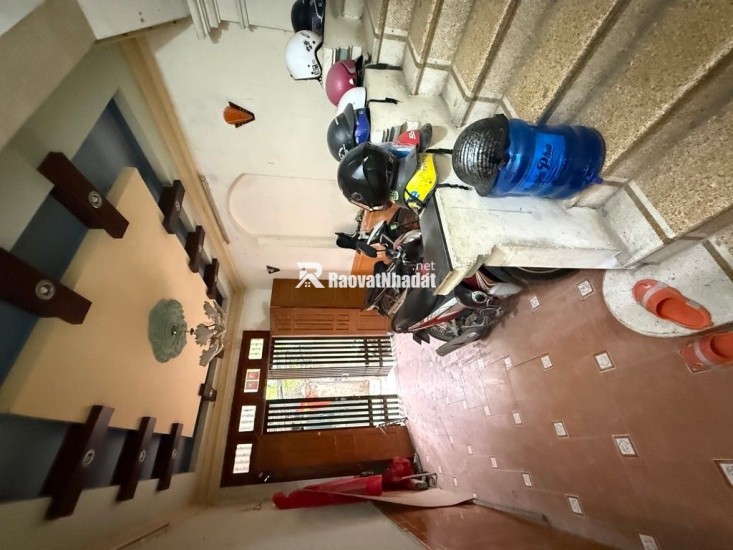 Bán nhà đẹp  Võ Chí Công 30,4m2- 5 tầng - 2 mặt thoáng- giá 8,9 tỷ