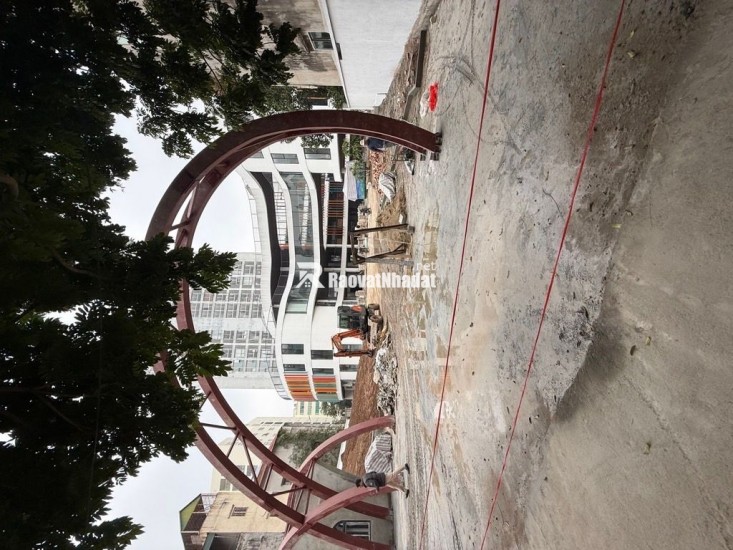 Bán nhà đẹp  Võ Chí Công 30,4m2- 5 tầng - 2 mặt thoáng- giá 8,9 tỷ