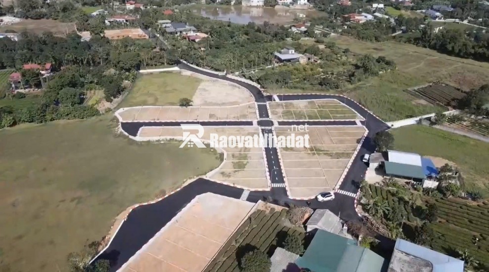 KHÔNG ỒN ÀO – NHƯNG NGƯỜI BIẾT ĐÃ ÂM THẦM XUỐNG TIỀN MUA