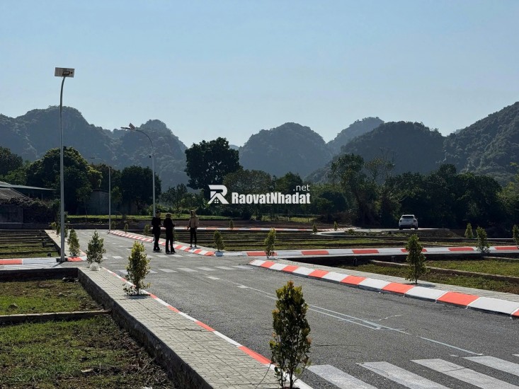 KHÔNG ỒN ÀO – NHƯNG NGƯỜI BIẾT ĐÃ ÂM THẦM XUỐNG TIỀN MUA