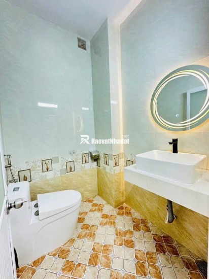 BÁN NHÀ 1 TRỆT 2 LẦU – 4 PHÒNG NGỦ – NHÀ BÈ