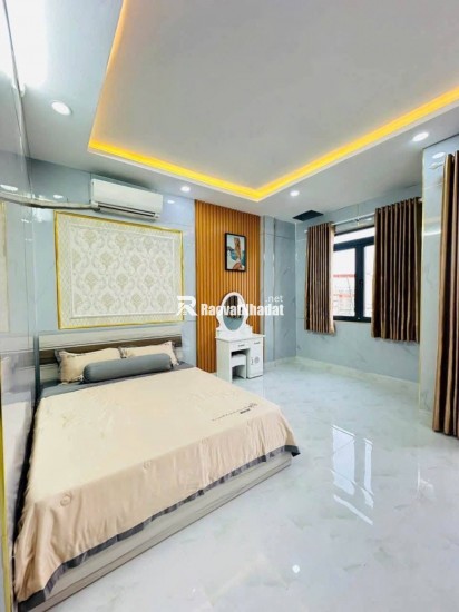 BÁN NHÀ 1 TRỆT 2 LẦU – 4 PHÒNG NGỦ – NHÀ BÈ