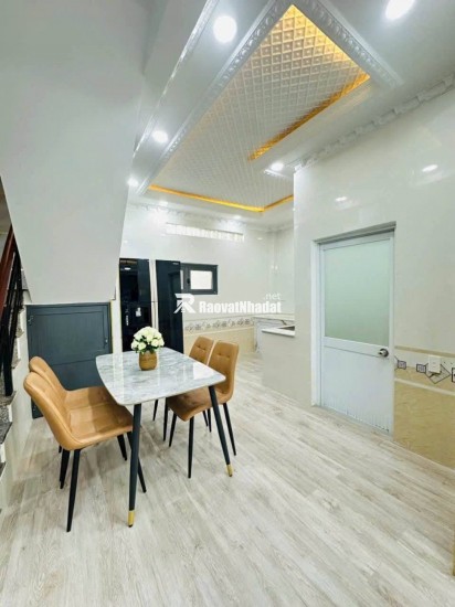 BÁN NHÀ 1 TRỆT 2 LẦU – 4 PHÒNG NGỦ – NHÀ BÈ