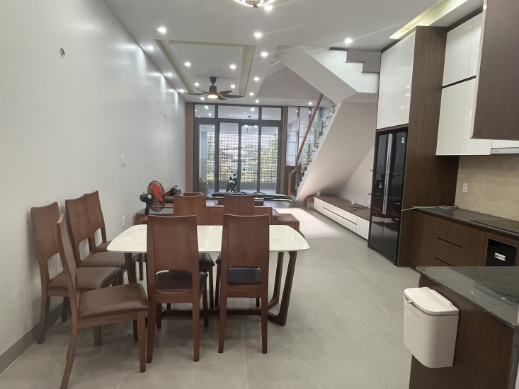 CHO THUÊ NHÀ NGUYÊN CĂN – MẶT TIỀN ĐƯỜNG BỜ KÊNH, TRUNG TÂM KHANG LINH, P.11 (CŨ), VŨNG TÀU