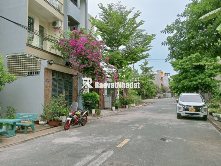 Chính chủ càn bán nhà 2 tầng hxh đường Bưng Ông Thoàn Quận 9