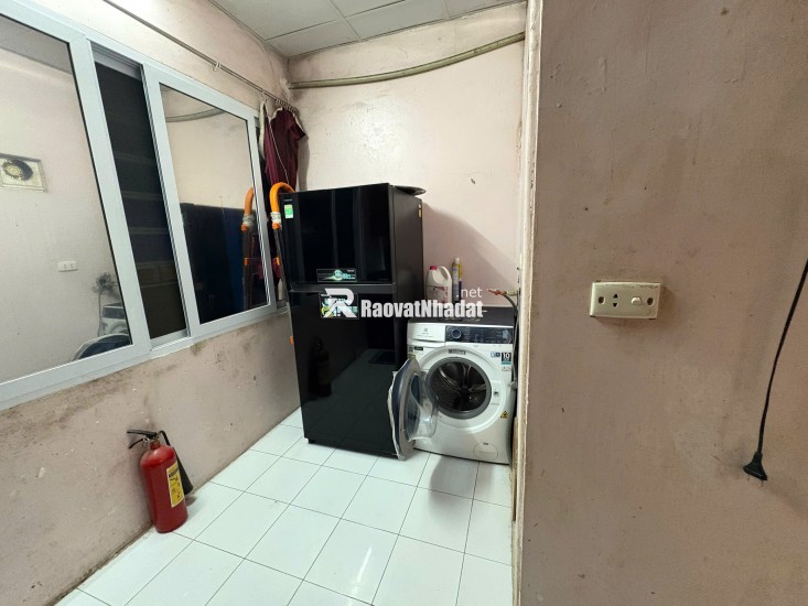 Chính chủ cho thuê căn hộ tập thể tầng 4 tại ngõ 35 Kim Mã Thượng, phường Cống Vị, quận Ba Đình, Hà Nội.