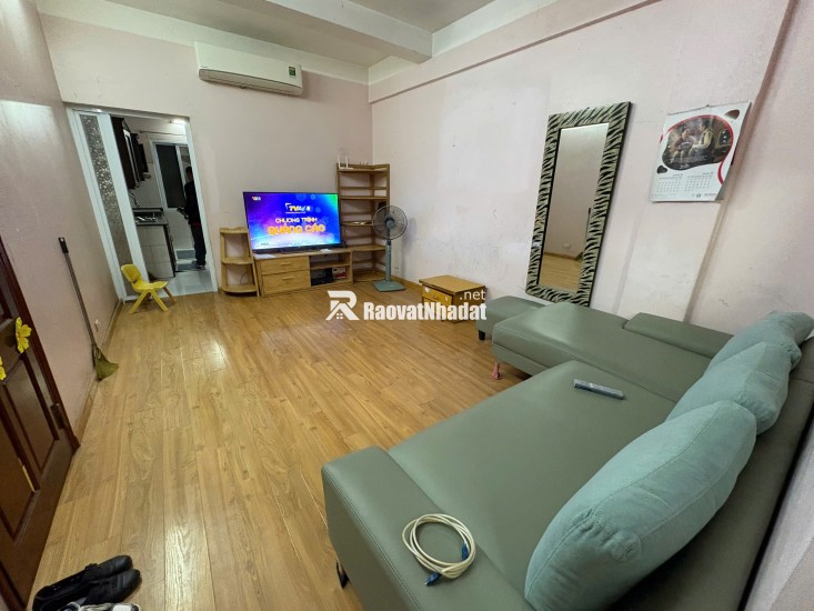 Chính chủ cho thuê căn hộ tập thể tầng 4 tại ngõ 35 Kim Mã Thượng, phường Cống Vị, quận Ba Đình, Hà Nội.