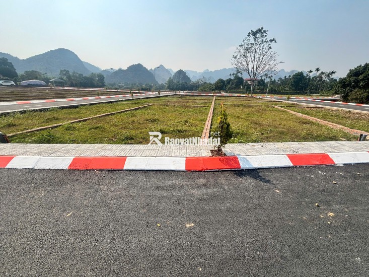 KHÔNG ỒN ÀO – NHƯNG NGƯỜI BIẾT ĐÃ ÂM THẦM XUỐNG TIỀN