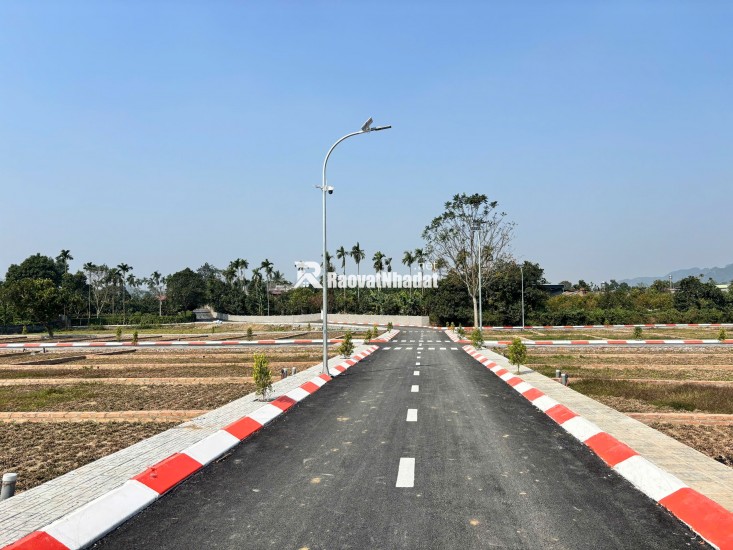 KHÔNG ỒN ÀO – NHƯNG NGƯỜI BIẾT ĐÃ ÂM THẦM XUỐNG TIỀN