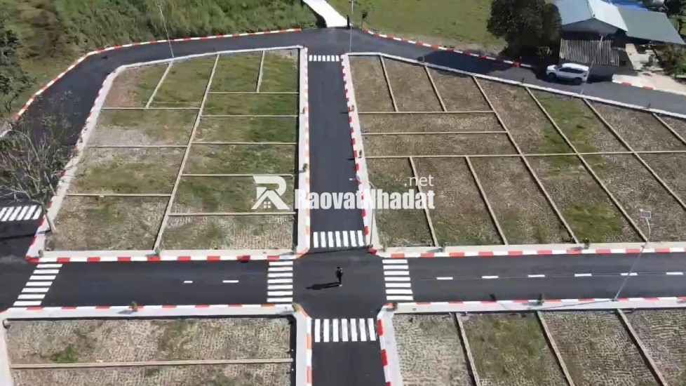 KHÔNG ỒN ÀO – NHƯNG NGƯỜI BIẾT ĐÃ ÂM THẦM XUỐNG TIỀN