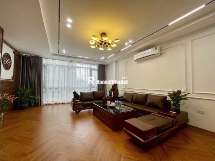 Bán nhà phố Ngọc Lâm 6 tầng thang máy ô tô vào nhà