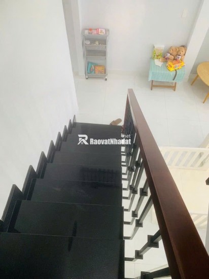 BÁN NHÀ 2 TẦNG – 5M X 27M – CÓ SÂN TRƯỚC SAU THOÁNG MÁT. LH:0988736135