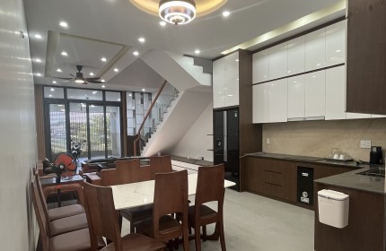 CHO THUÊ NHÀ NGUYÊN CĂN – MẶT TIỀN ĐƯỜNG BỜ KÊNH, TRUNG TÂM KHANG LINH, P.11 (CŨ), VŨNG TÀU