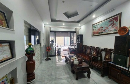 NHÀ_MỚI_Q.7 ĐẸP KHÁCH CHỈ XÁCH VALY VÀO Ở - XE HƠI NGỦ TRONG NHÀ- NỞ HẬU NHẸ TÀI LỘC. GIÁ NHỈNH 9 TỶ.