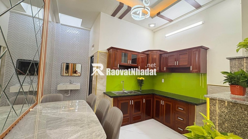 NHÀ ĐẸP-GIÁ TỐT NHÀ MỚI ĐẸP LUNG LINH 3 TẦNG-HẺM OTO 5m-HIỆP THÀNH-Q12- 5,x TỶ (x nhỏ xíu)