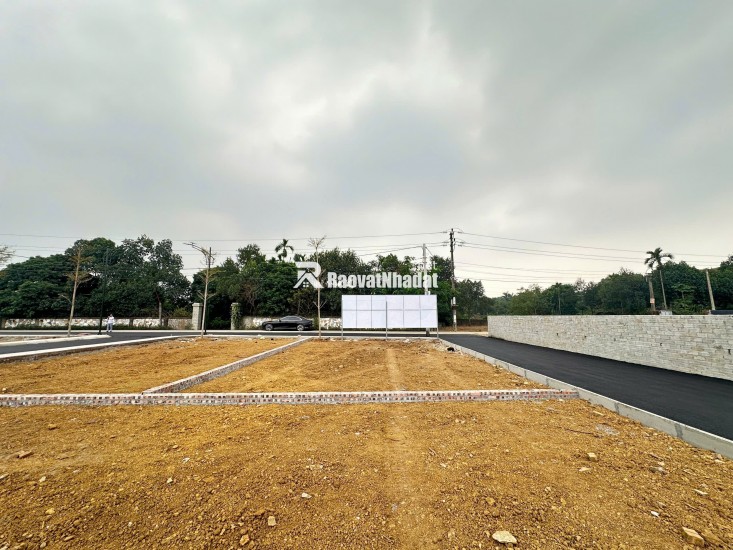 . Giá thấp nhất lô đất 100m2 gần Phú Cát, khu vực trung tâm Hòa Lạc. Phù hợp xây trọ, đầu tư sinh lời, kết nối Metro 5 – Quốc Lộ 21. Liên hệ xem đất