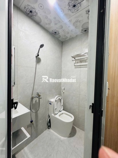 Bán CHDV Quan Nhân gần ôtô, 110m2 - 7T - thang máy, full nội thất mới xịn xò, doanh thu 1.8 tỷ/năm, giá 26.9 tỷ