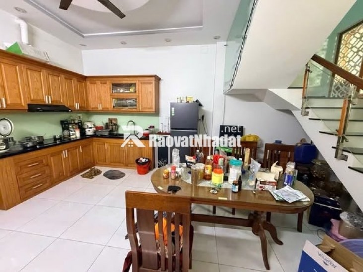 + BÁN NHÀ VƯỜN LÀI QUẬN 12
+ Dt : 4.6m x 37m 172m2
+ Kc : 2 tầng 4 Pn 3vs
+ Giá : 11.8 Tỷ