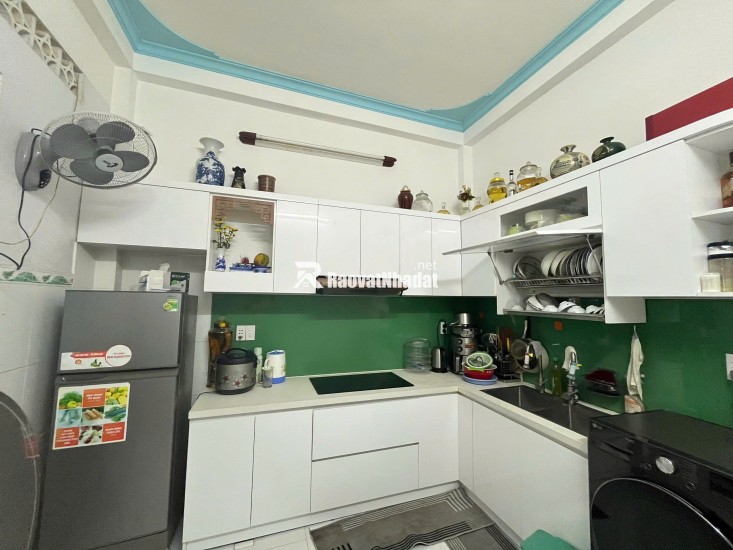 BÁN NHÀ CHÍNH CHỦ: NHỎ, ĐẸP, CHẮC CHẮN, HẺM THÔNG - RỘNG, KDC THÂN THIỆN. LH:0989051114.