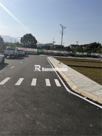 Nhanh chóng lô đất 100m2 gần Quốc Lộ 21, khu vực trung tâm Hòa Lạc. Phù hợp xây trọ, đầu tư sinh lời, kết nối Metro 5 – Quốc Lộ 21. Liên hệ xem đất