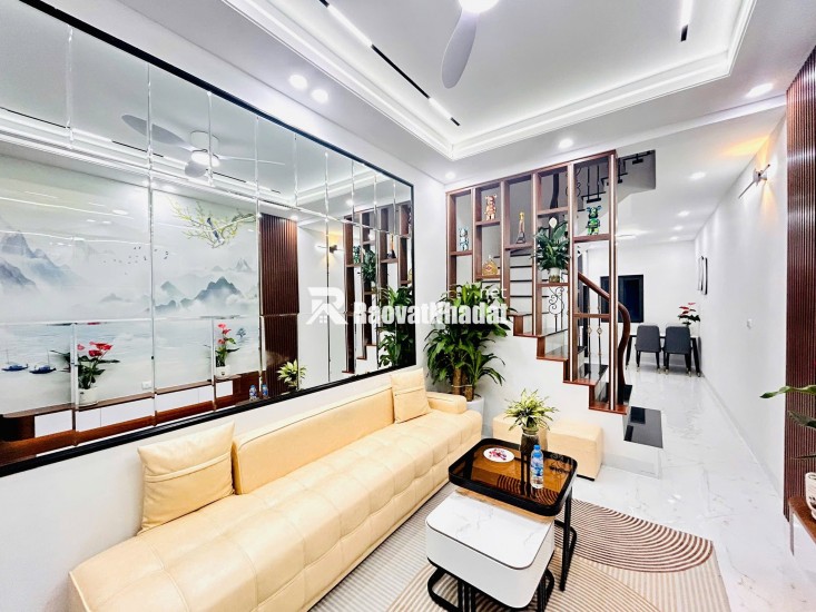 CẦN BÁN NHÀ PHỐ QUAN NHÂN - 33M2 - 5 TẦNG - MT 3.2- GIÁ 8.15 TỶ