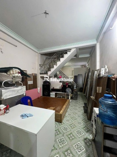 + BÁN NHÀ LÊ VĂN KHƯƠNG QUẬN 12
+ Dt : 4.4m x 15m 63m2
+ Kc : 3 tầng 3pn
+ Giá : 7 Tỷ