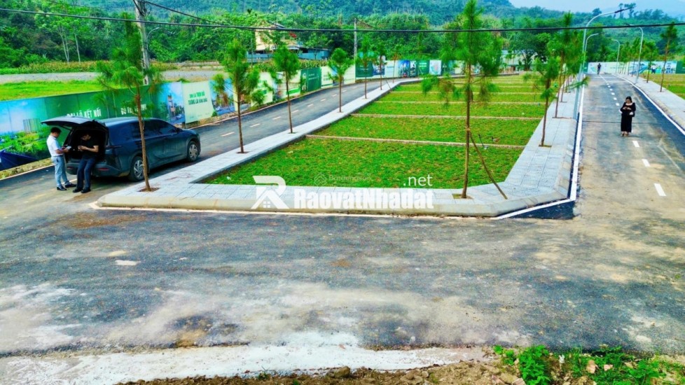 Chính chủ e bán gấp lô đất 100m full thổ cư làn 2 ql21,áp sát khu đất đấu giá.